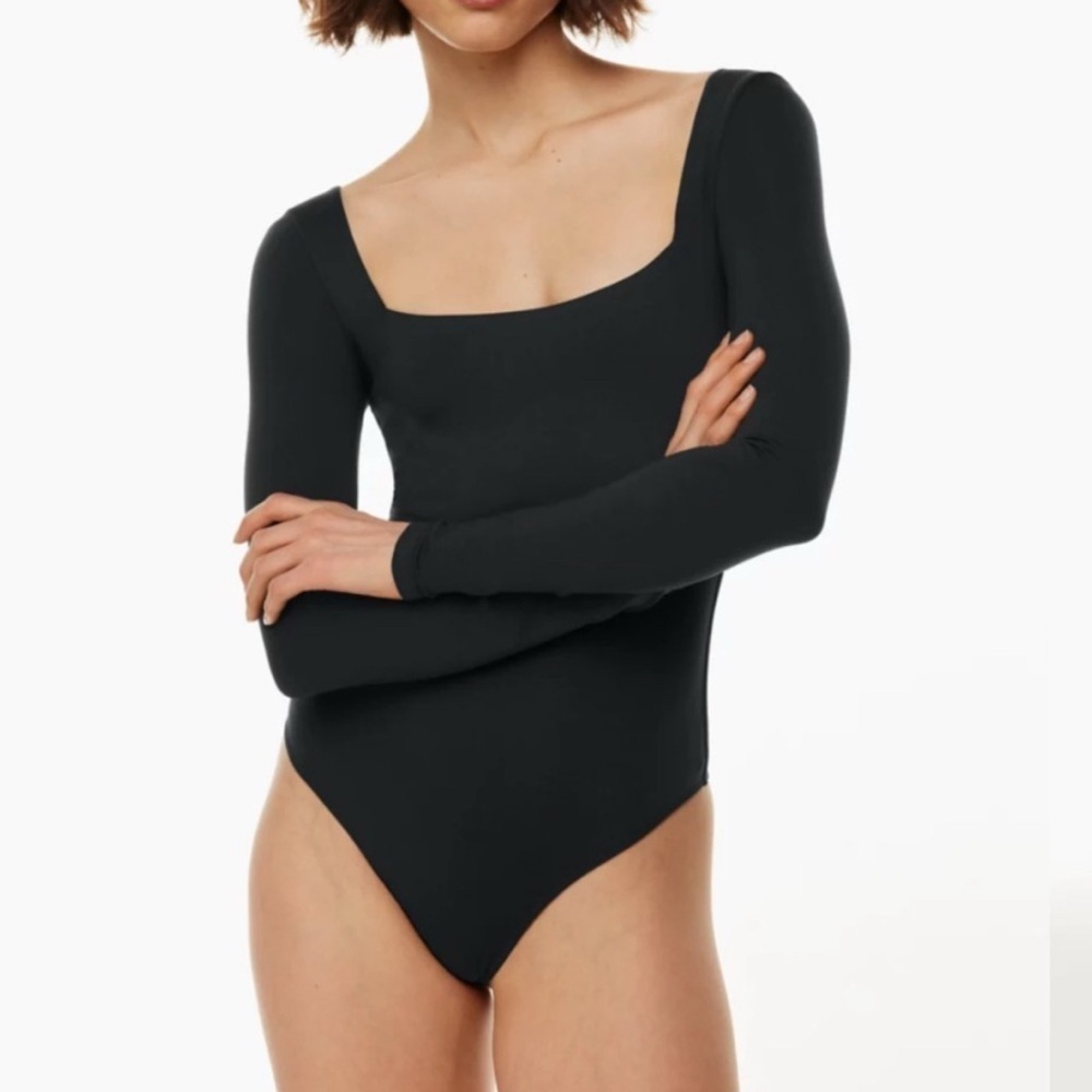 Aritzia Babaton Contour Long Sleeve Bodysuit Square Neck Black Large Minimal New